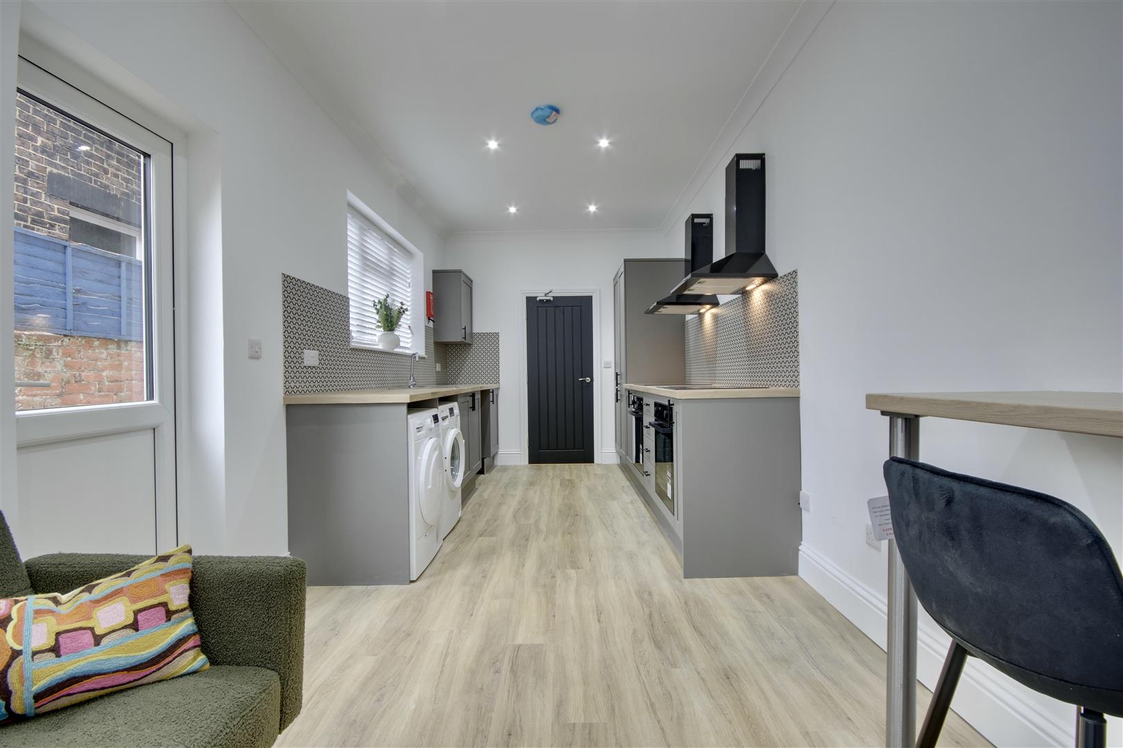 Room Avenue Road in Gosport