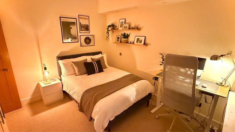 Room Lysia Street in Greater London