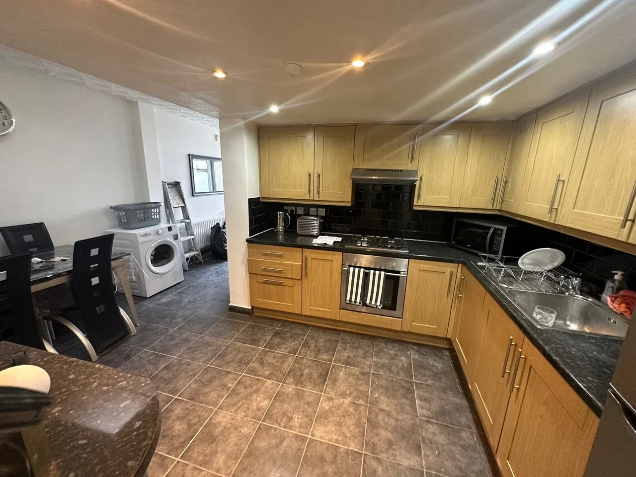 Room Oswald Road in Greater London