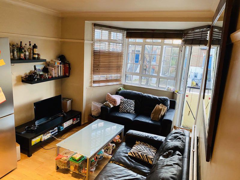 Room Coningham Road in Greater London