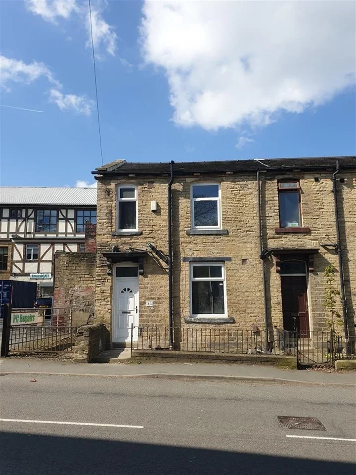House Bagley Lane in Leeds