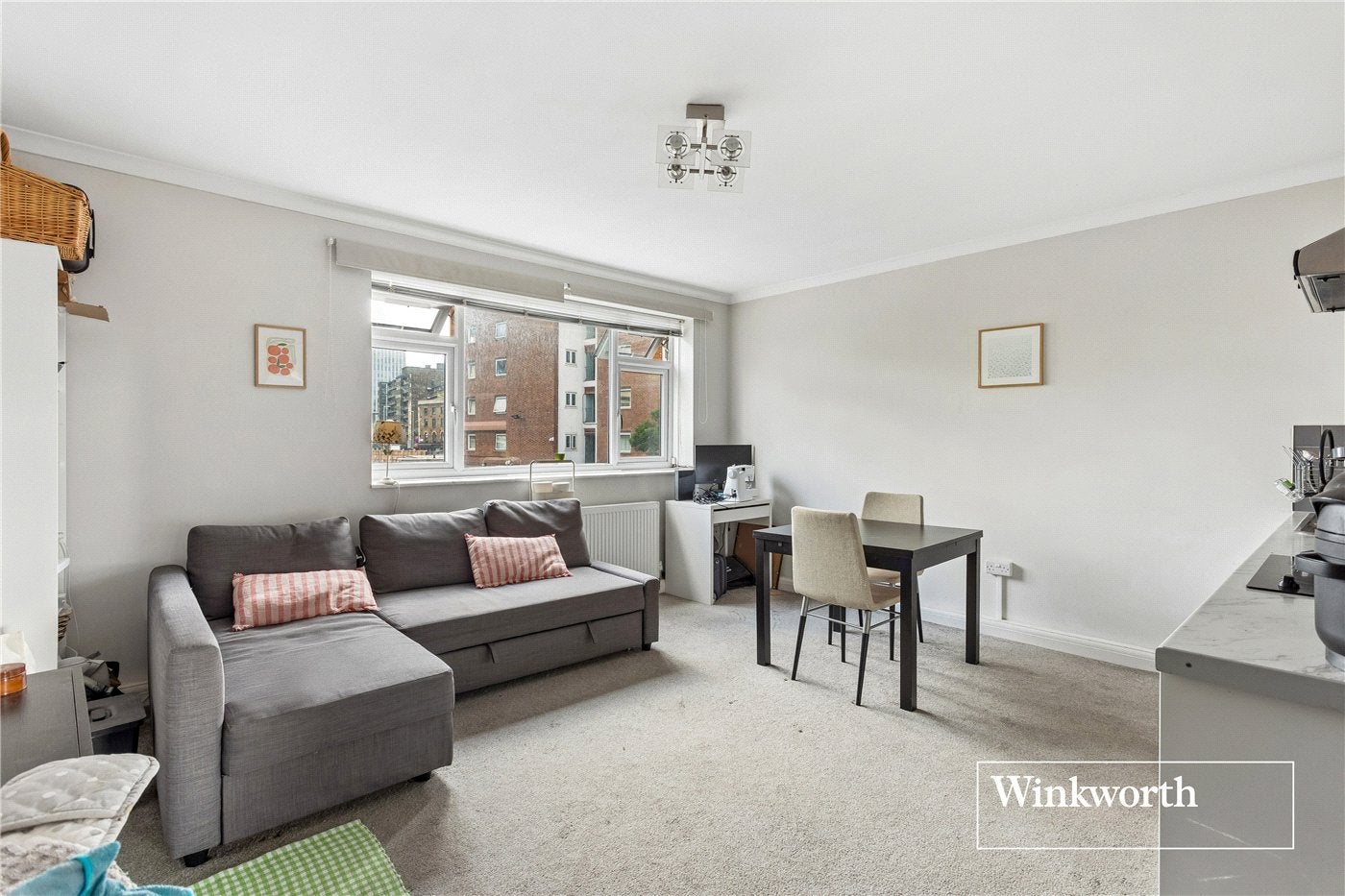 Flat Hatfields in Greater London