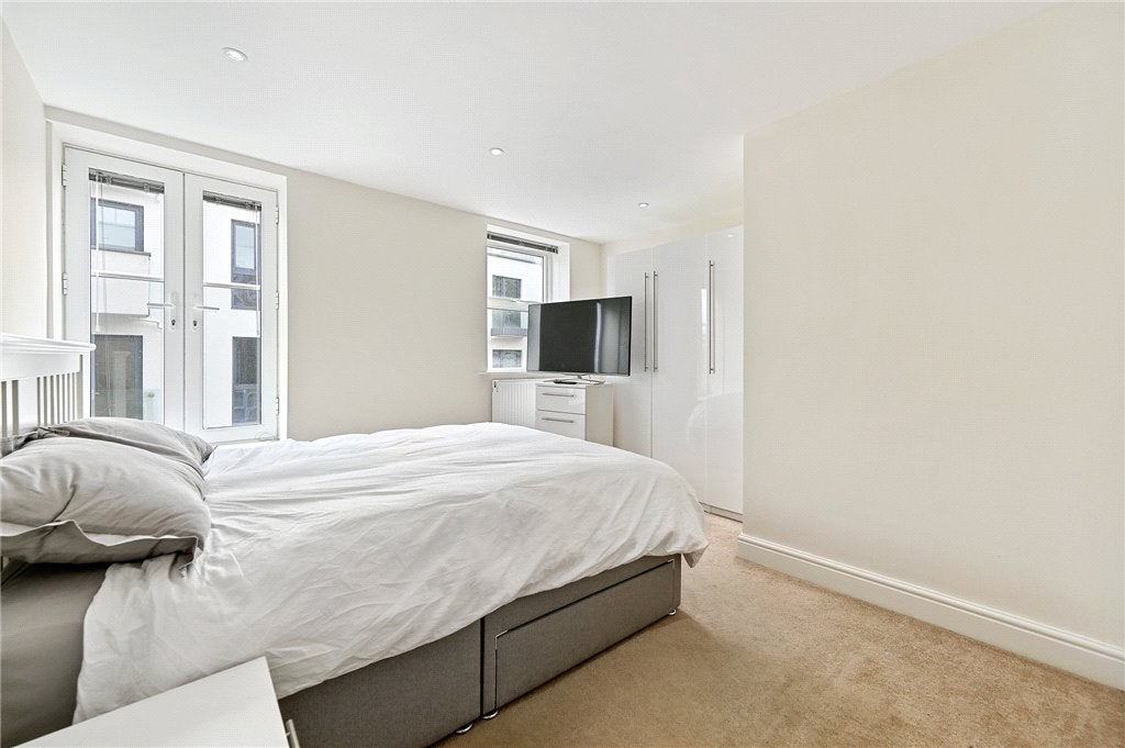 Flat Kings Place in Greater London