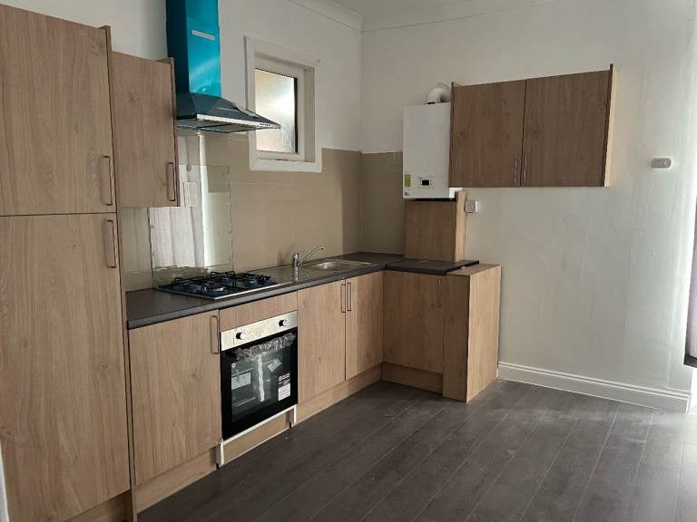 Flat Loudoun Road in Greenholm