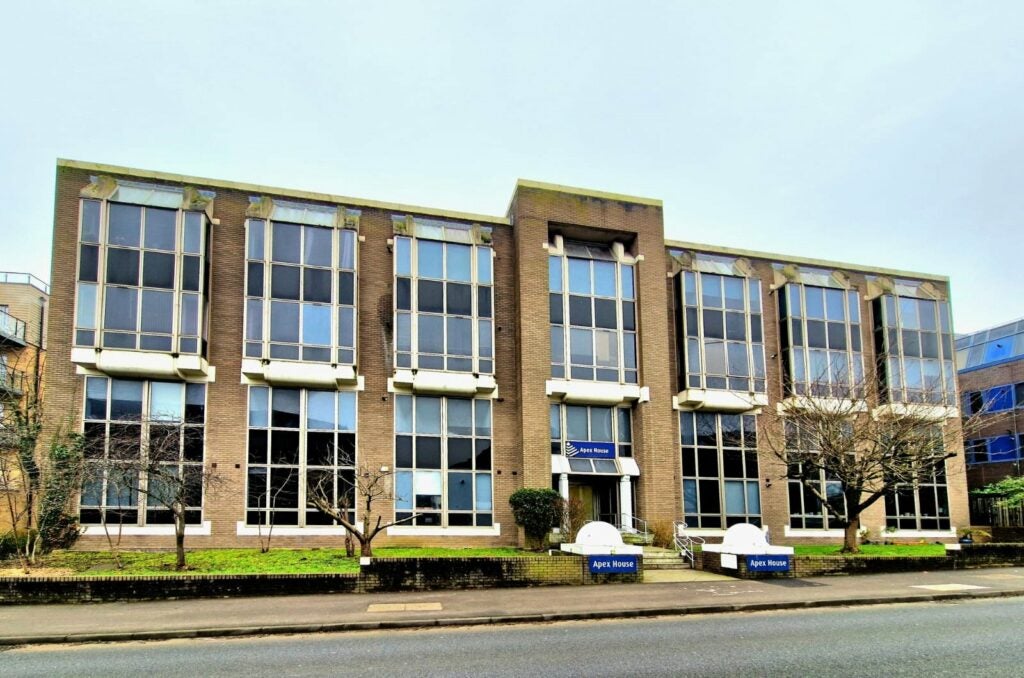 Flat London Road in Bracknell