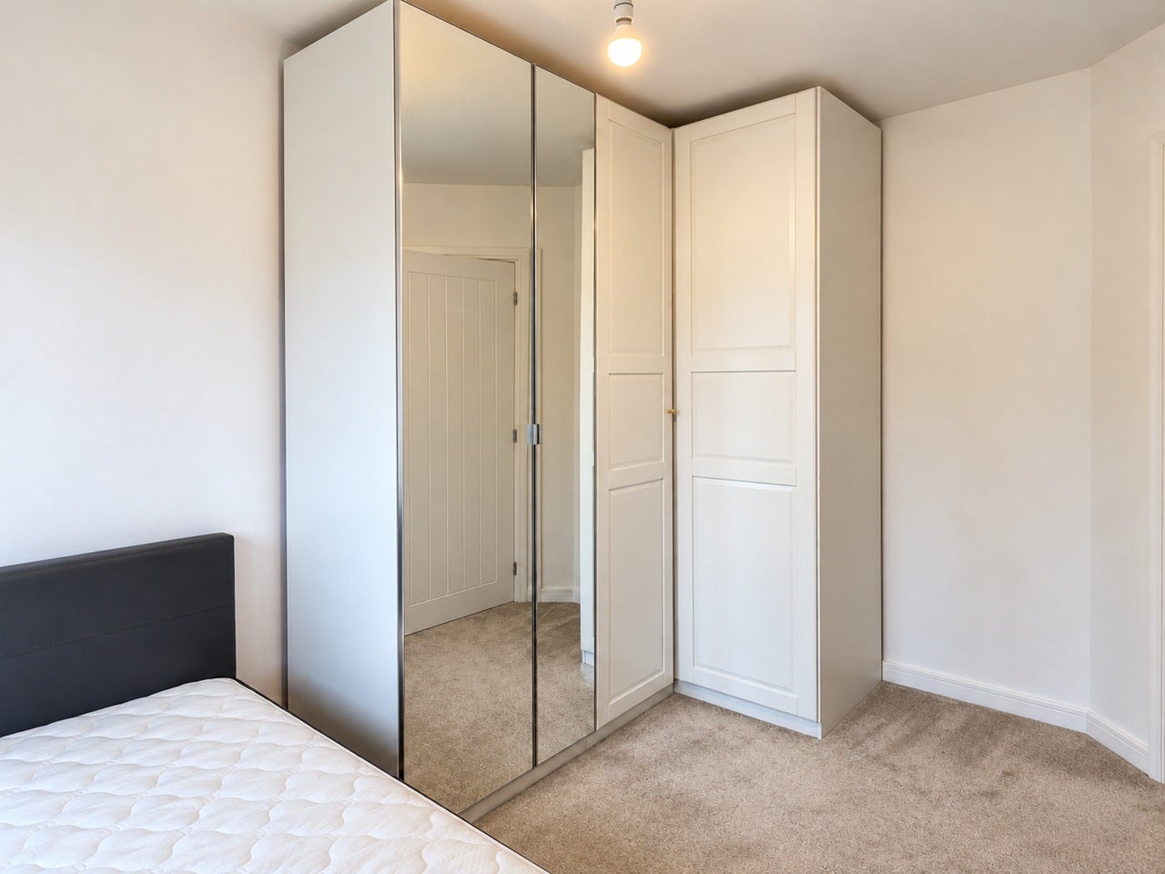 Room Blackwater Close in Stevenage