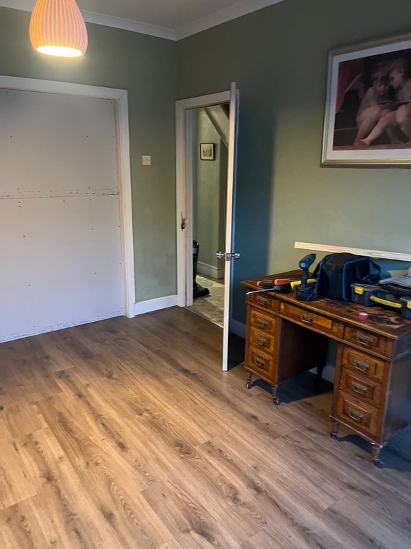 Room Wick Road in Bristol