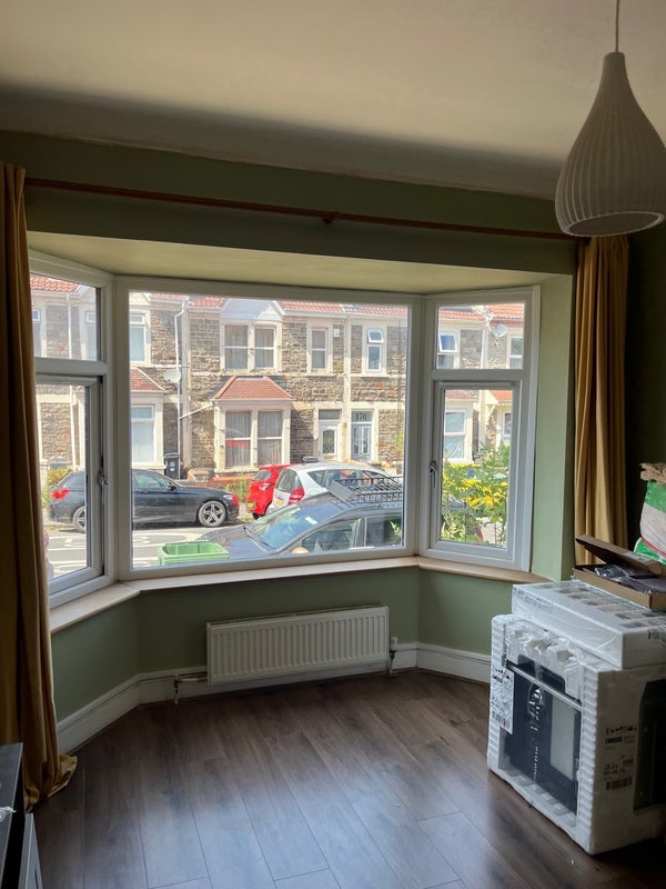 Room Wick Road in Bristol