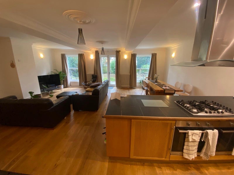 Room Sharrow View in Sheffield