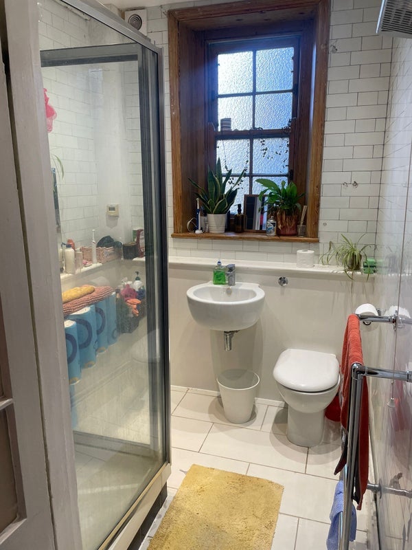 Room Cormont Road in Greater London