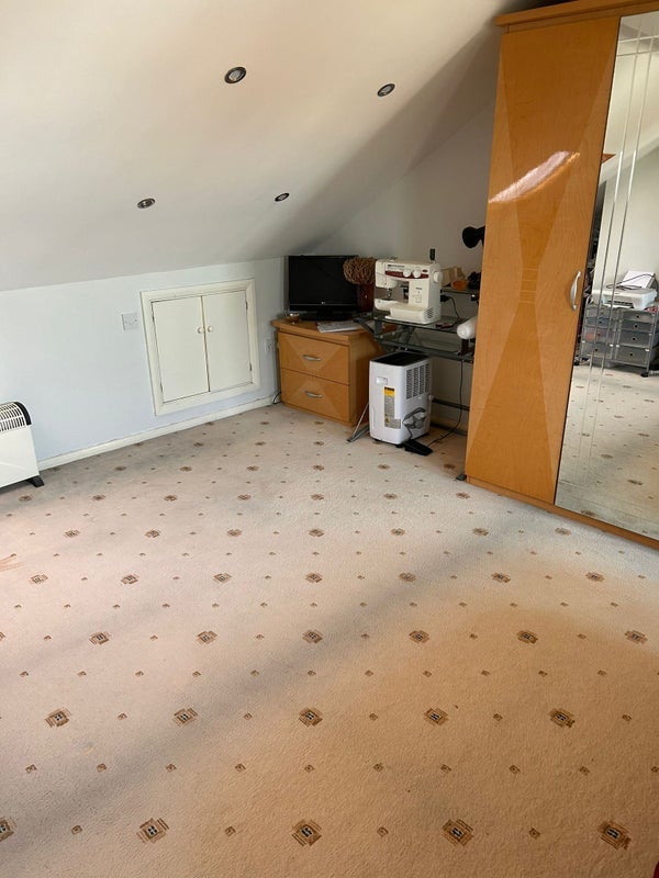 Room Chingford Road in Greater London