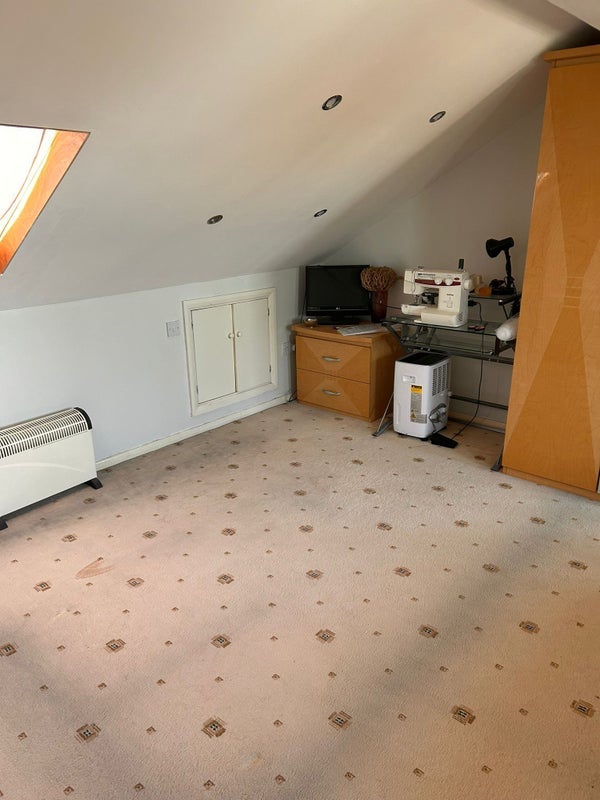 Room Chingford Road in Greater London