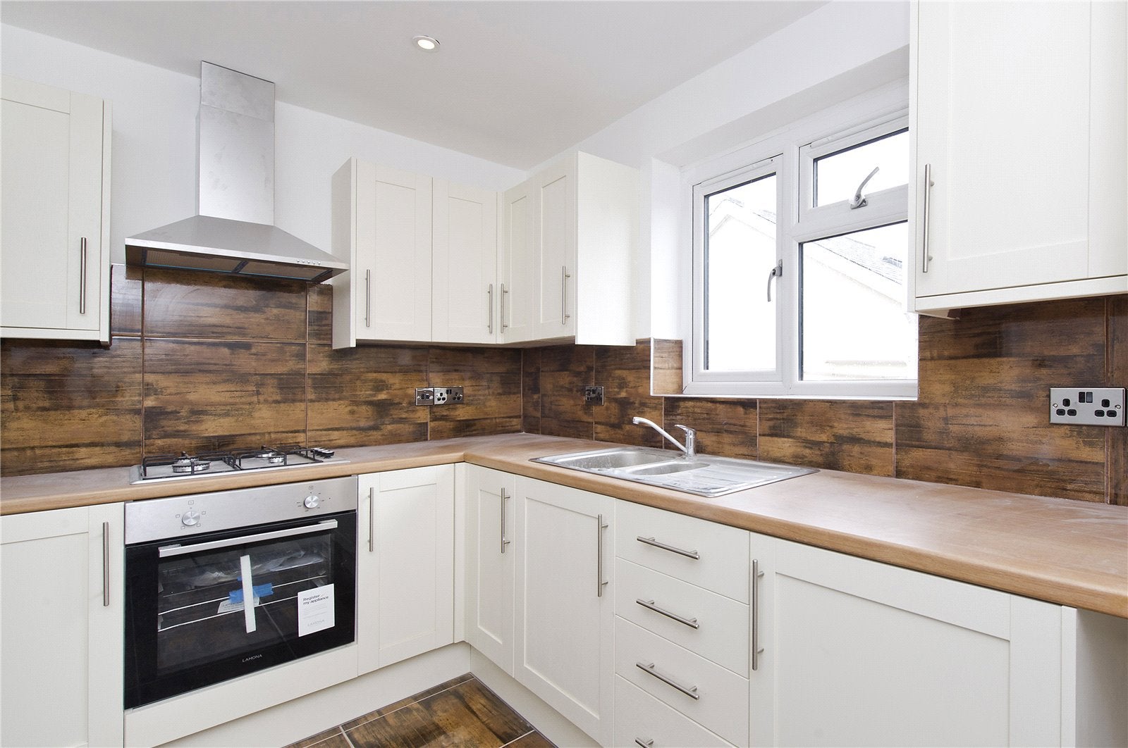 Flat Brigstock Road in Greater London