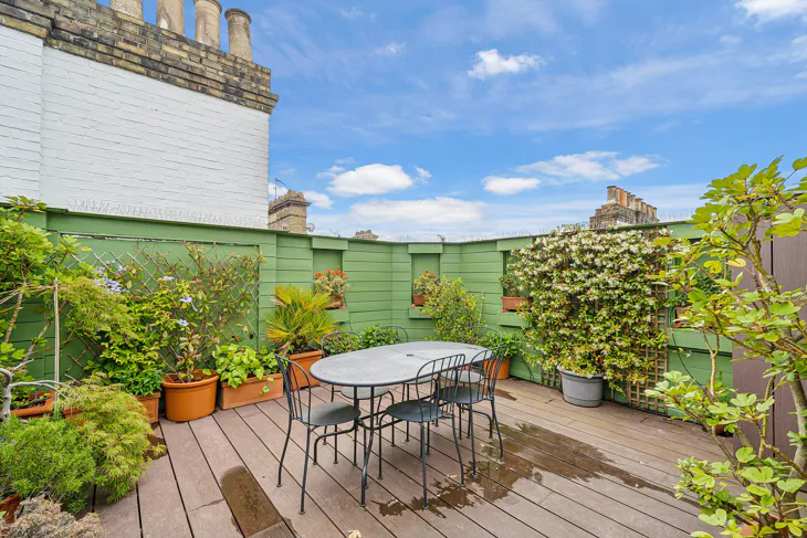 Flat De Vere Gardens in Greater London