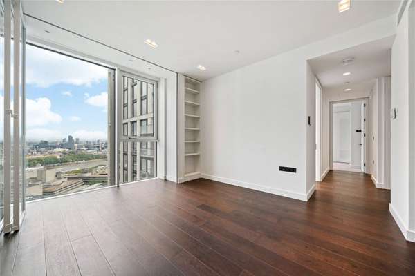 Flat York Road in Greater London