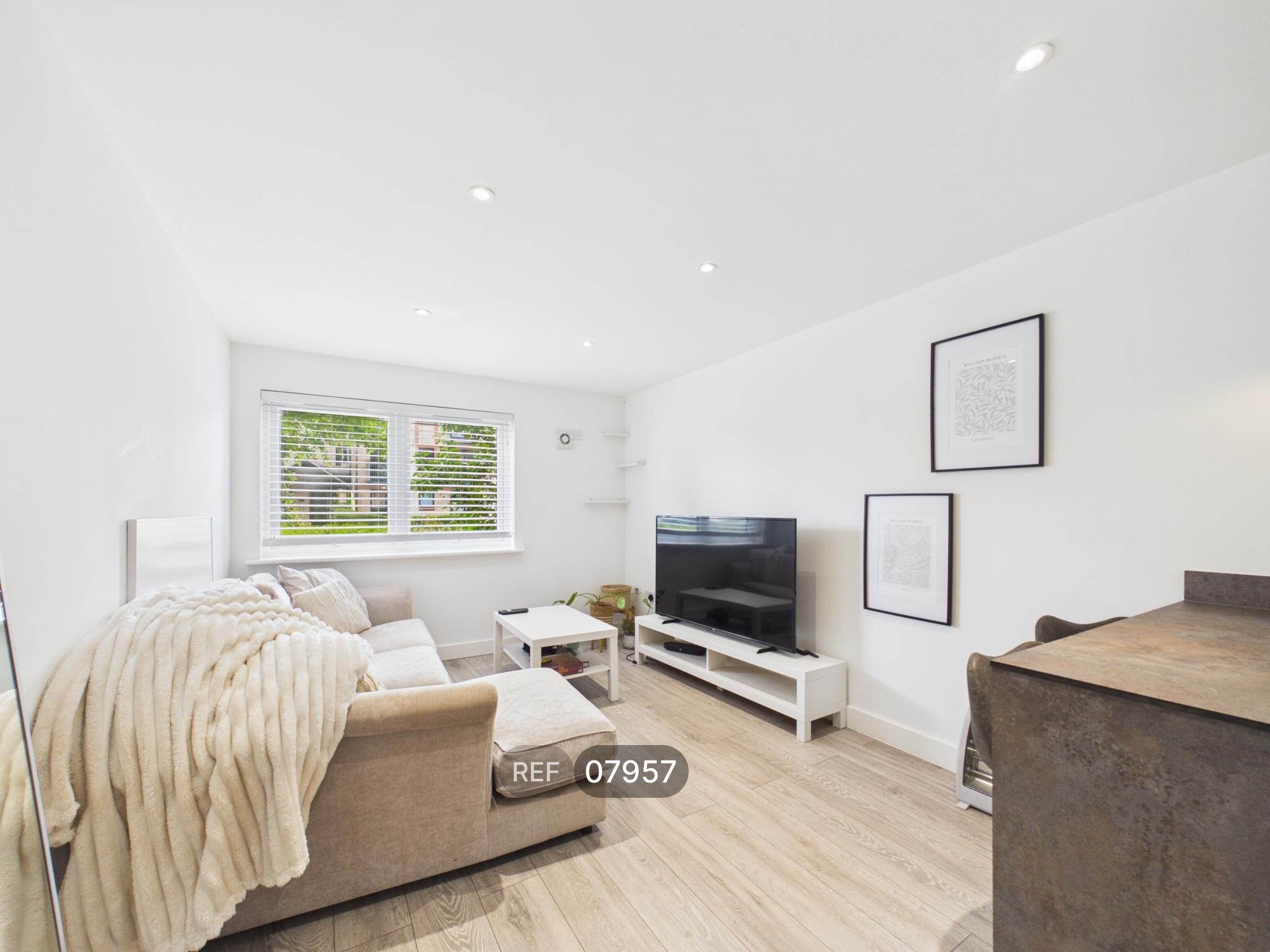 Flat Claremont Heights in Colchester