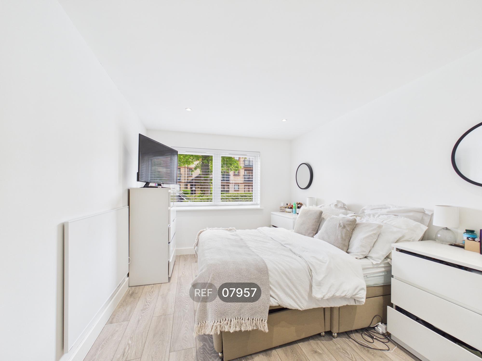 Flat Claremont Heights in Colchester