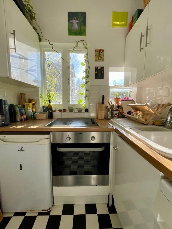 Room Graham Road in Greater London