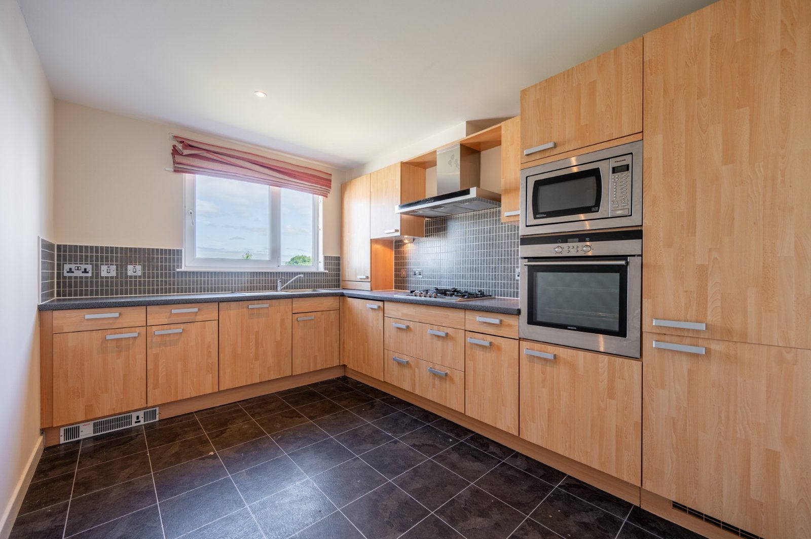 Flat Canniesburn Quadrant in Bearsden