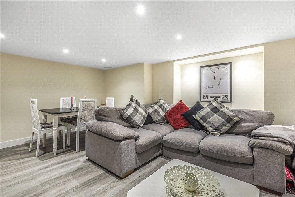 Flat Hendford in Yeovil