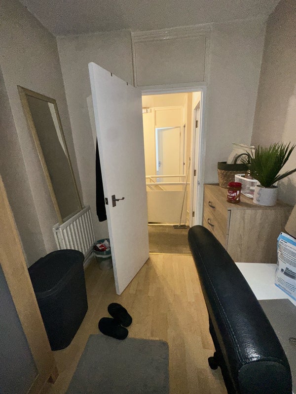 Room Bordon Walk in Greater London