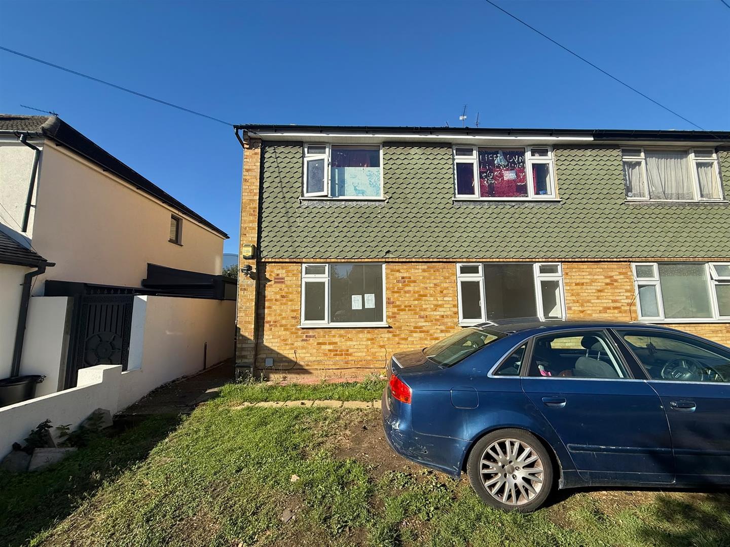 Flat Turnpike Lane in Greater London