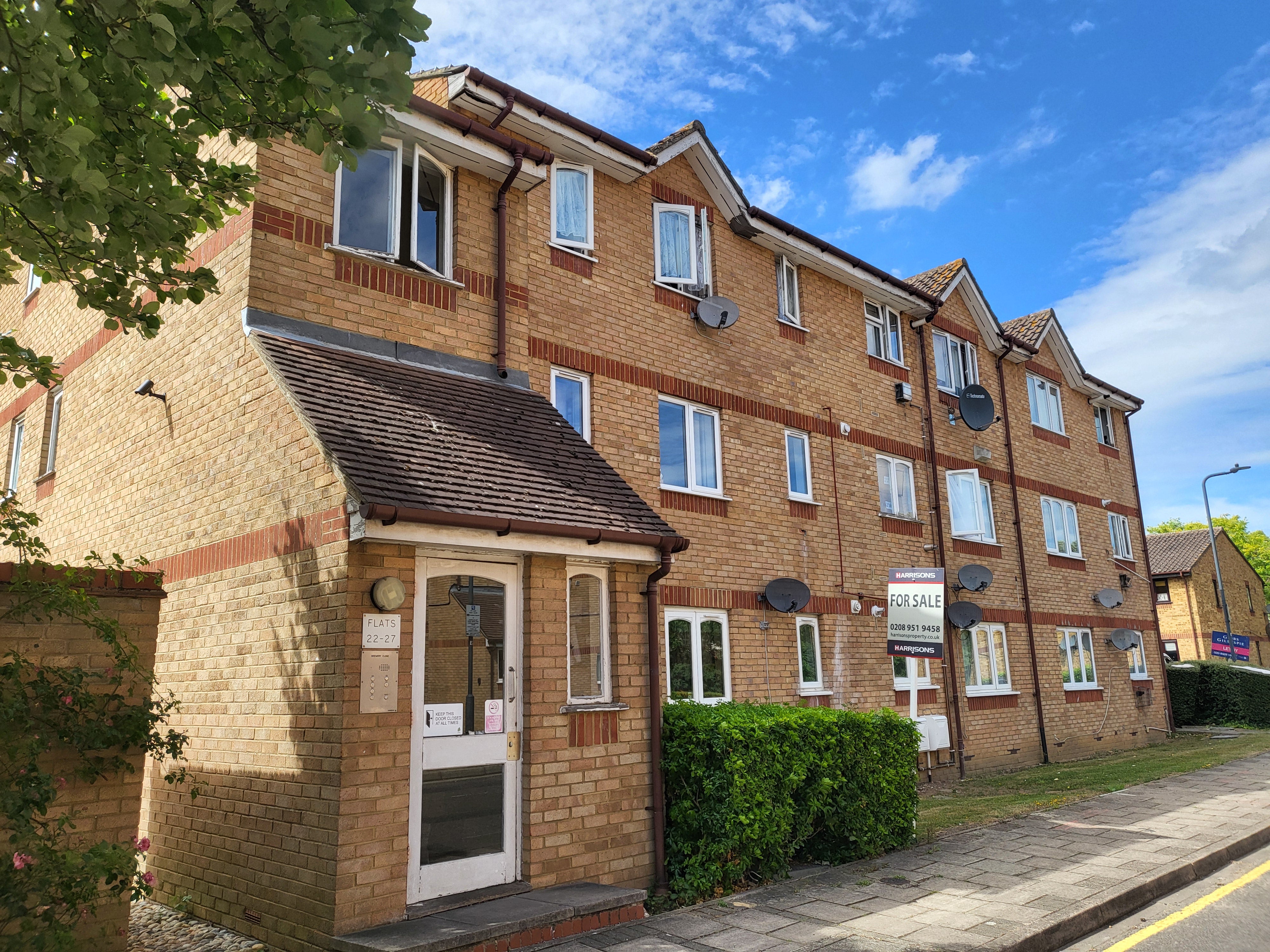 Flat Brewery Close in Greater London