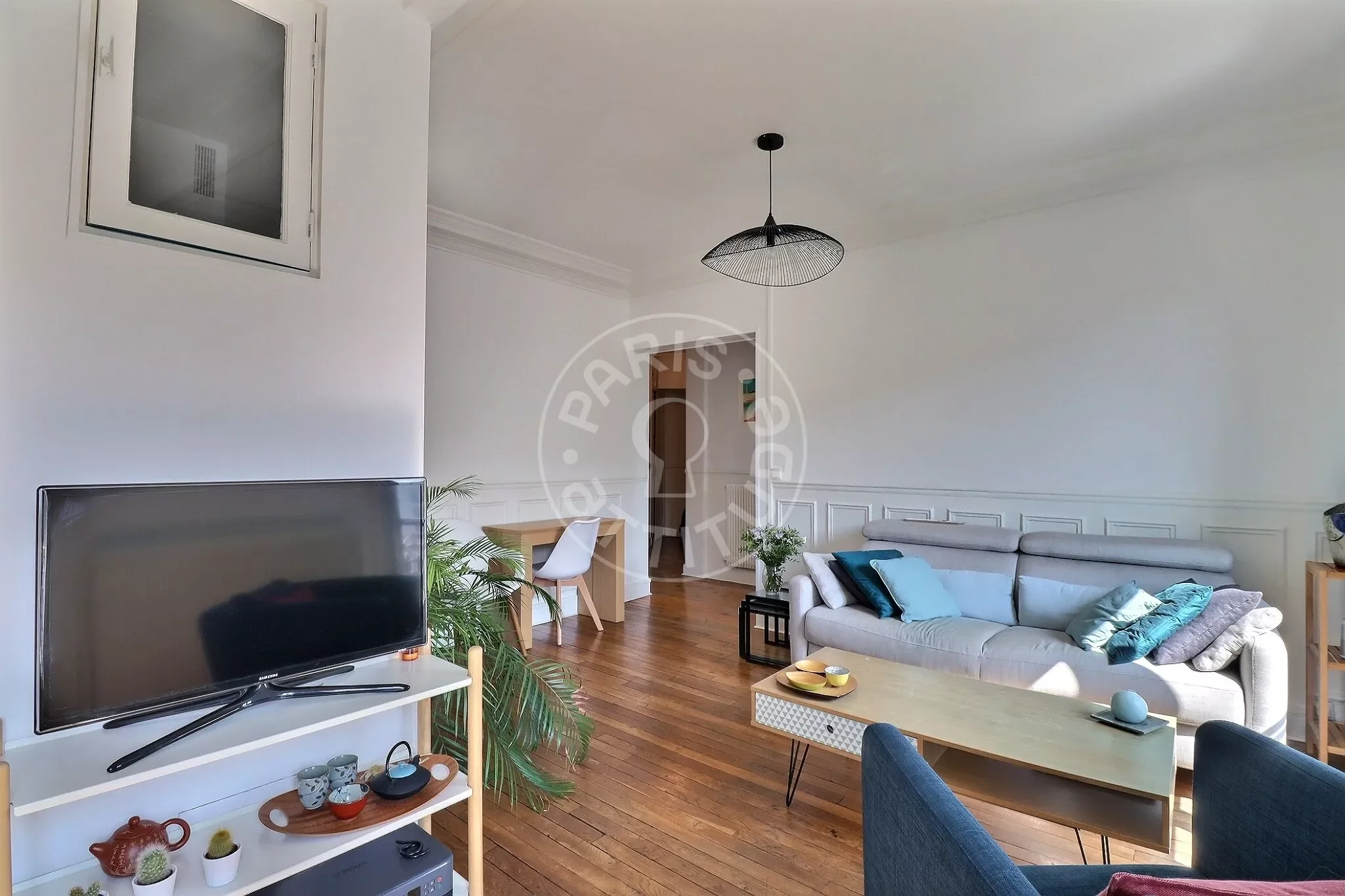 Flat Quai de Valmy in Paris