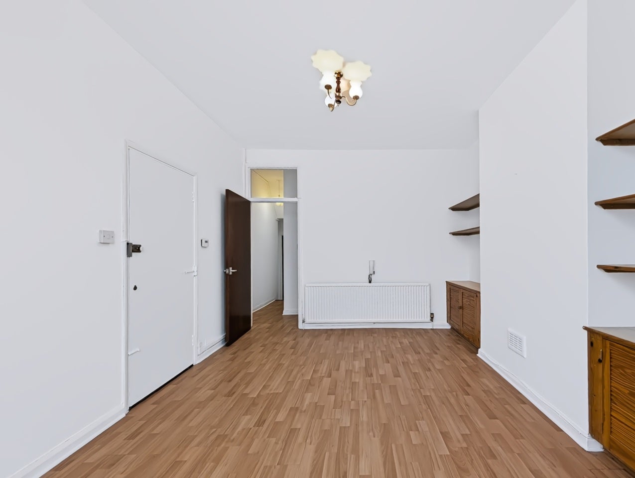 Flat Cunningham Road in Greater London