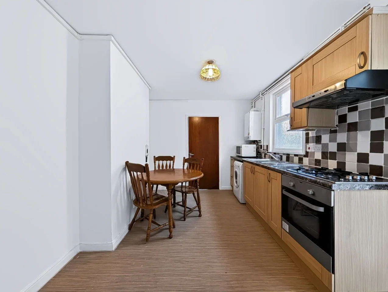 Flat Cunningham Road in Greater London