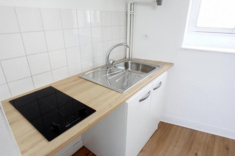 Flat Rue Lionel Royer in Montval-sur-Loir