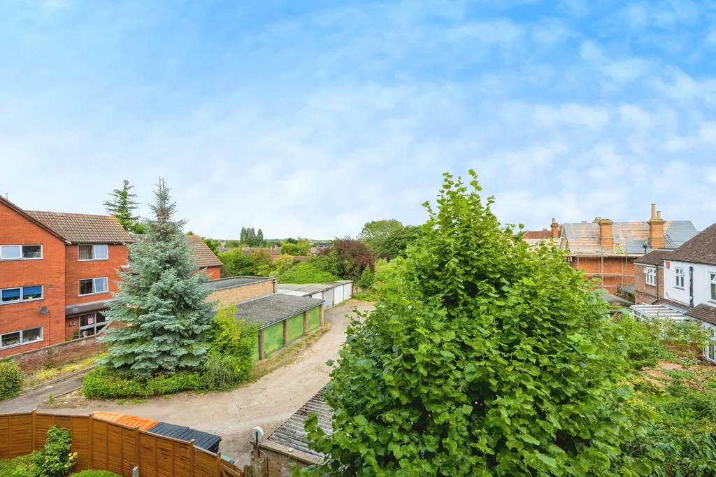 Flat Kimbolton Road in Bedford