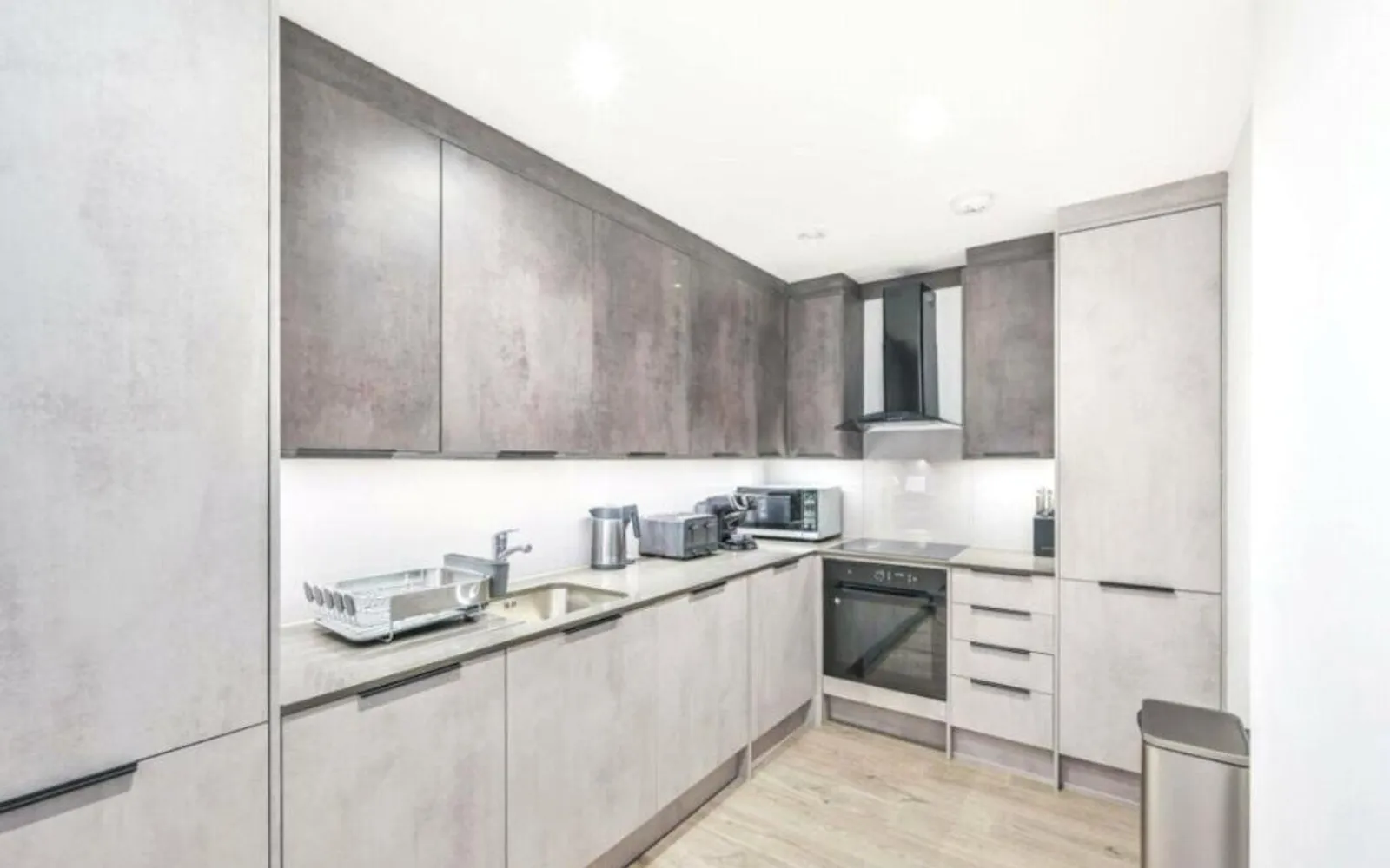 Flat The Hyde in Greater London
