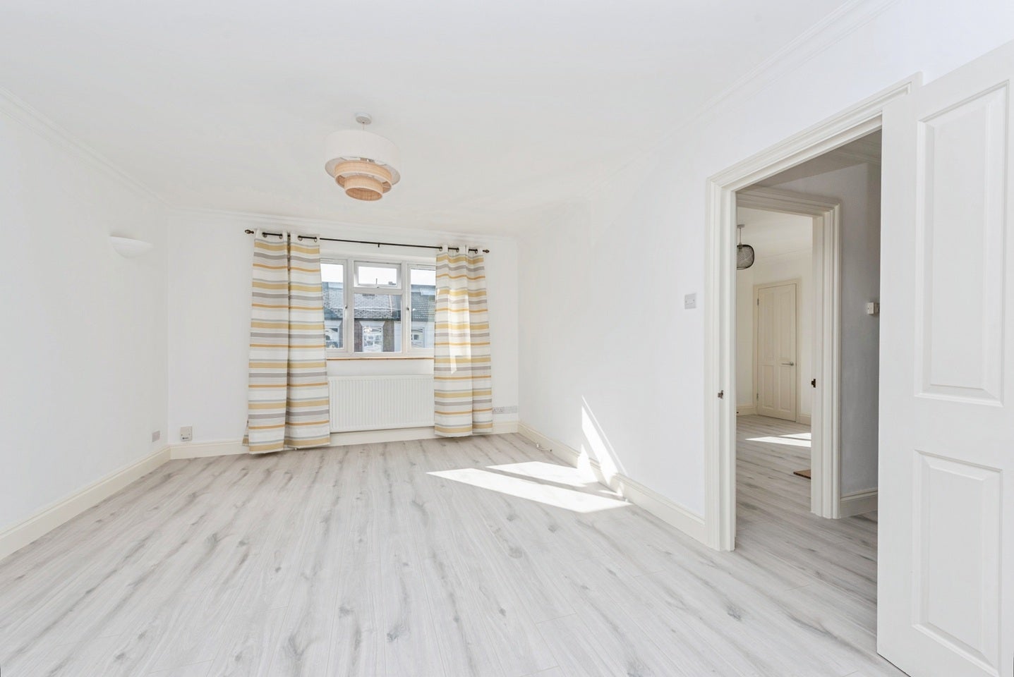 Flat Raleigh Road in Greater London