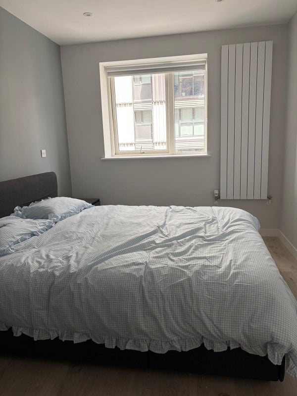 Room Wickford Way in Greater London