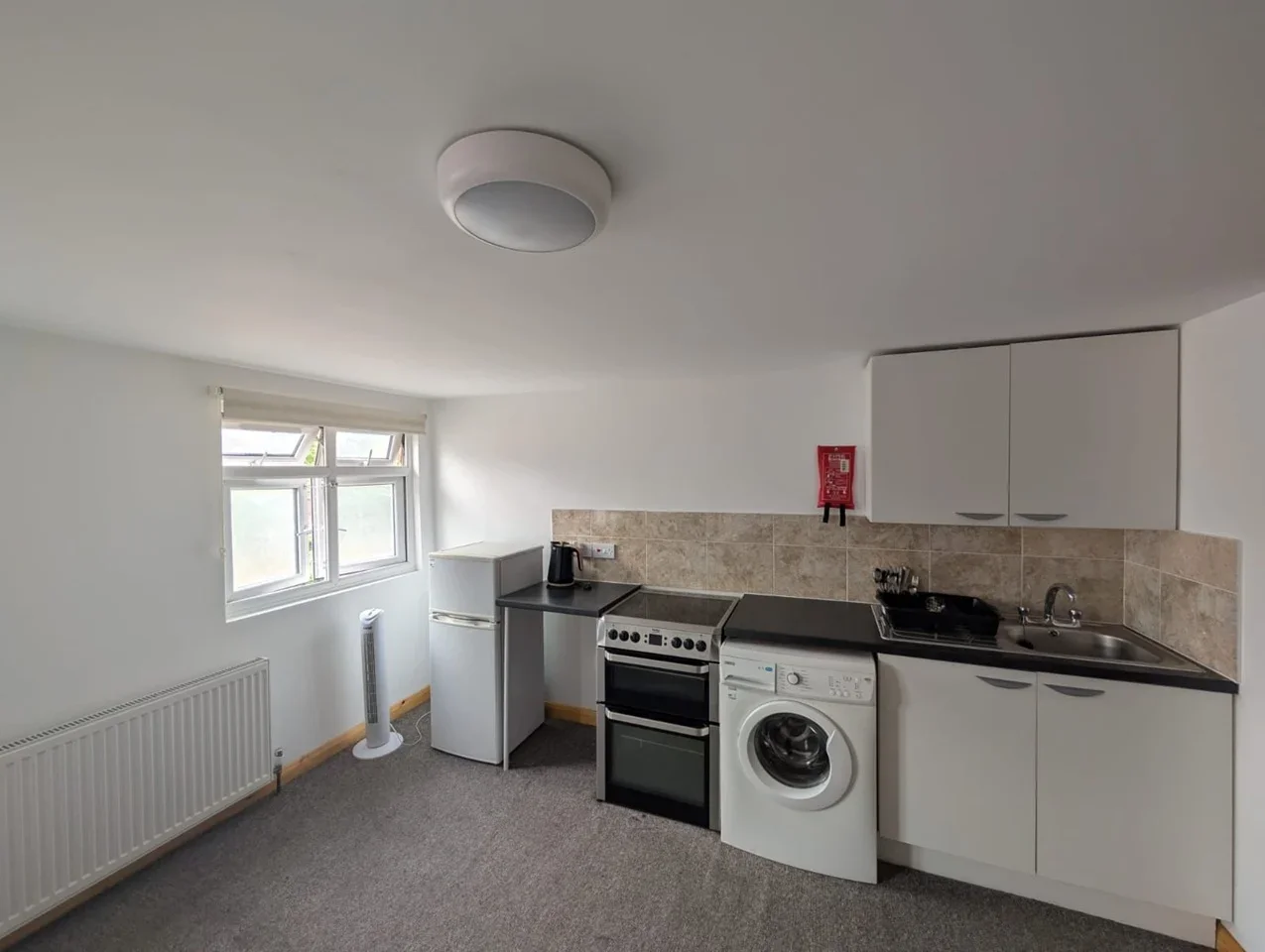 Flat Norfolk Avenue in Greater London