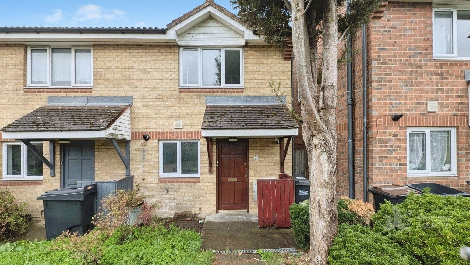 House Adams Way in Greater London