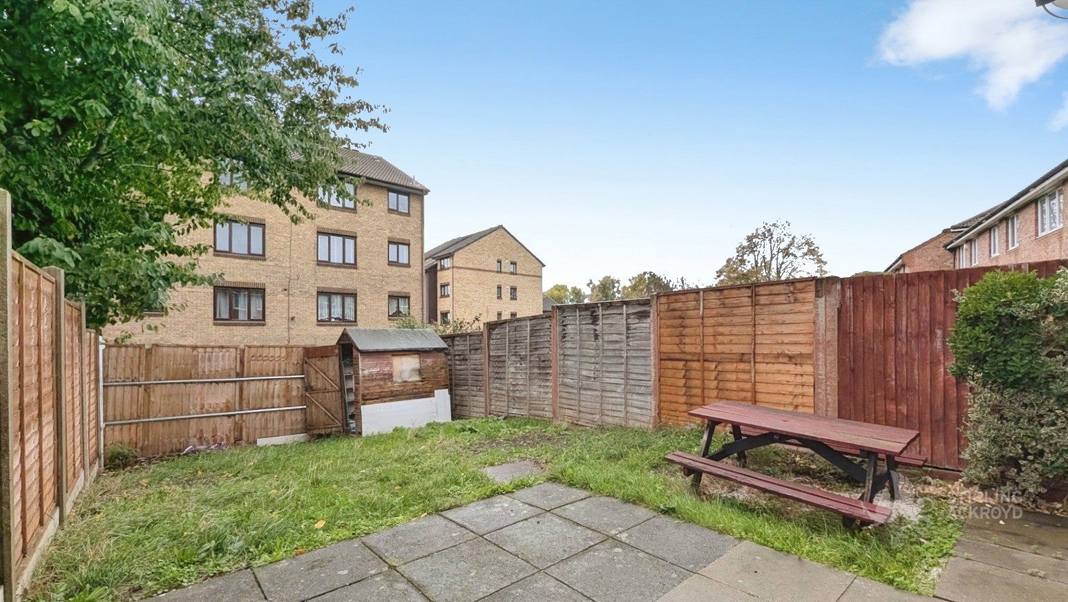 House Adams Way in Greater London