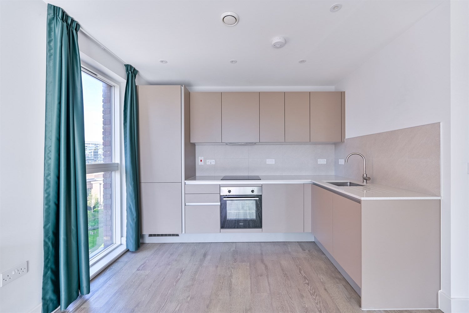 Flat Joseph Huntley Walk in Reading