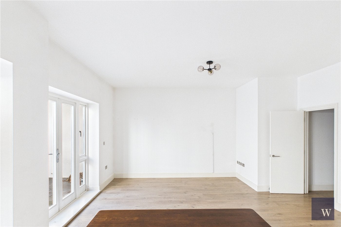 Flat Ambleside Avenue in Greater London