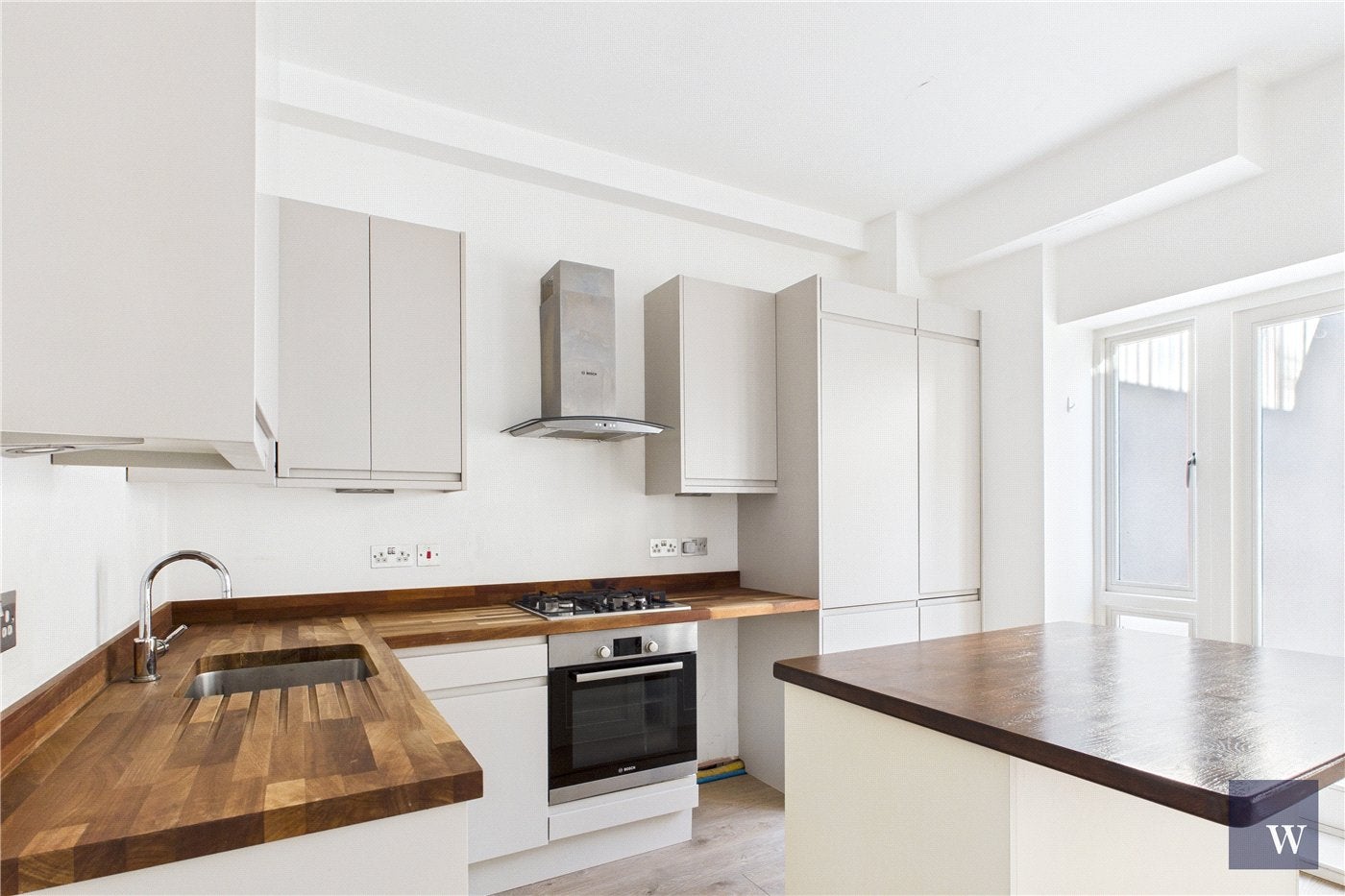 Flat Ambleside Avenue in Greater London