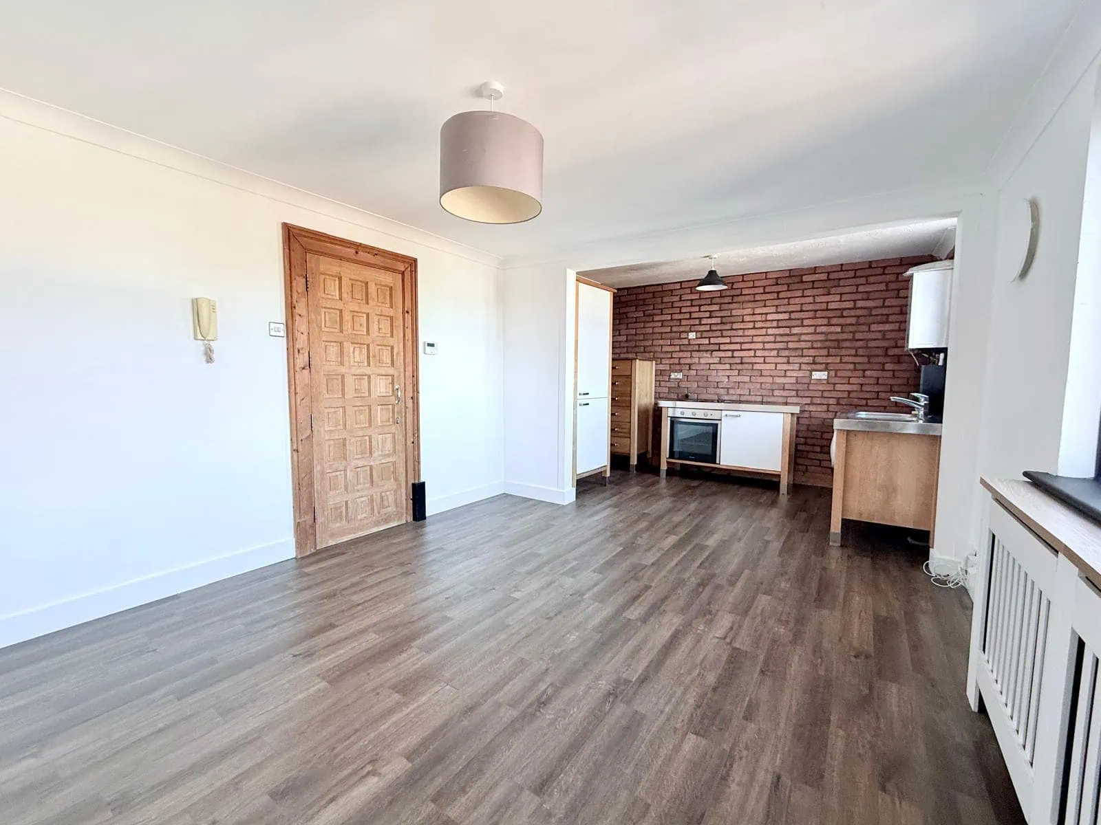 Flat Warrior Square in Southend-on-Sea