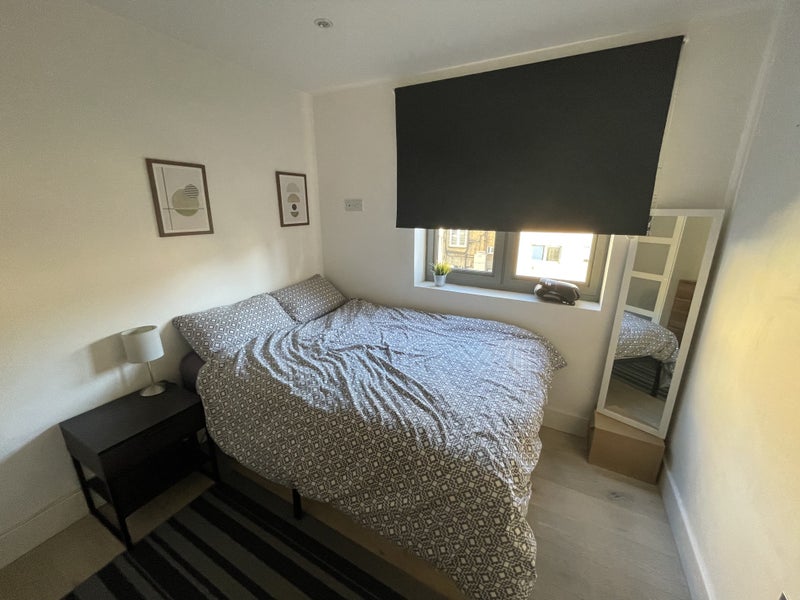 Room Finsbury Park Road in Greater London