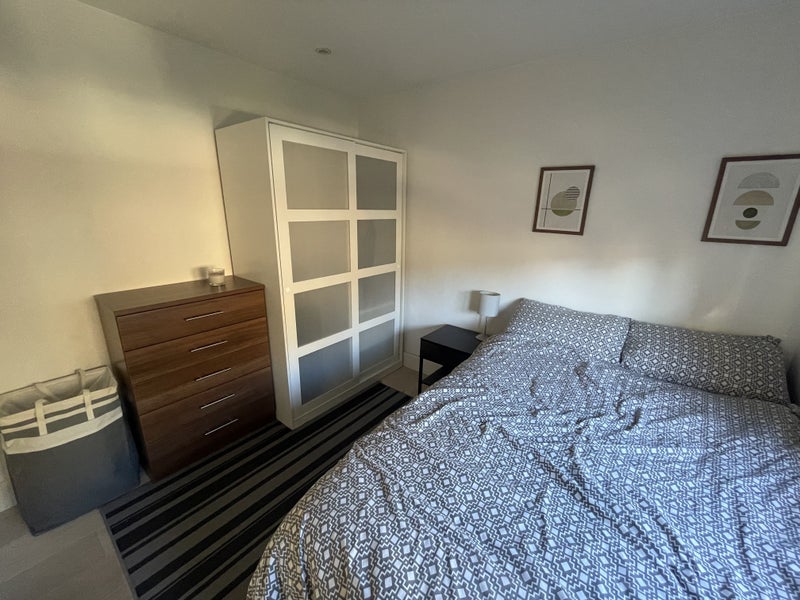Room Finsbury Park Road in Greater London