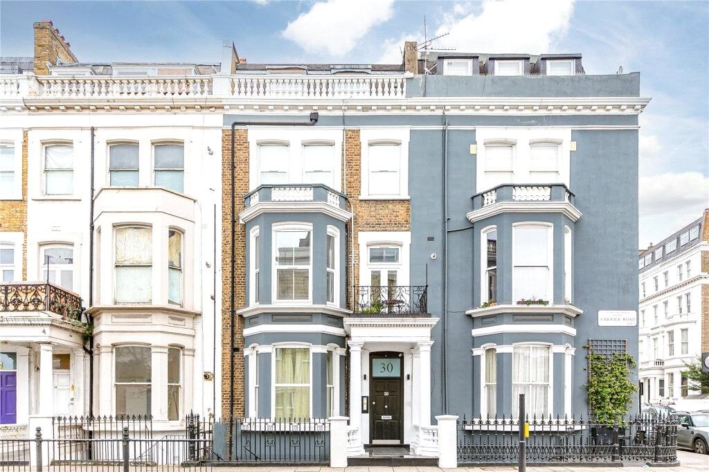 Flat Warwick Road in Greater London