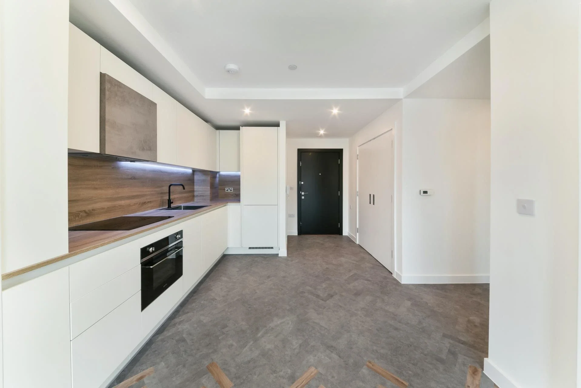 Flat Gillender Street in Greater London