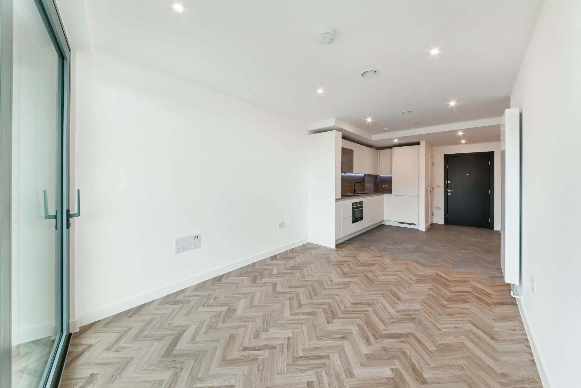 Flat Gillender Street in Greater London