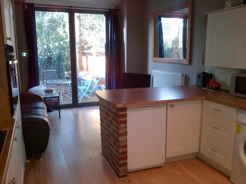 Room Hartfield Road in Greater London