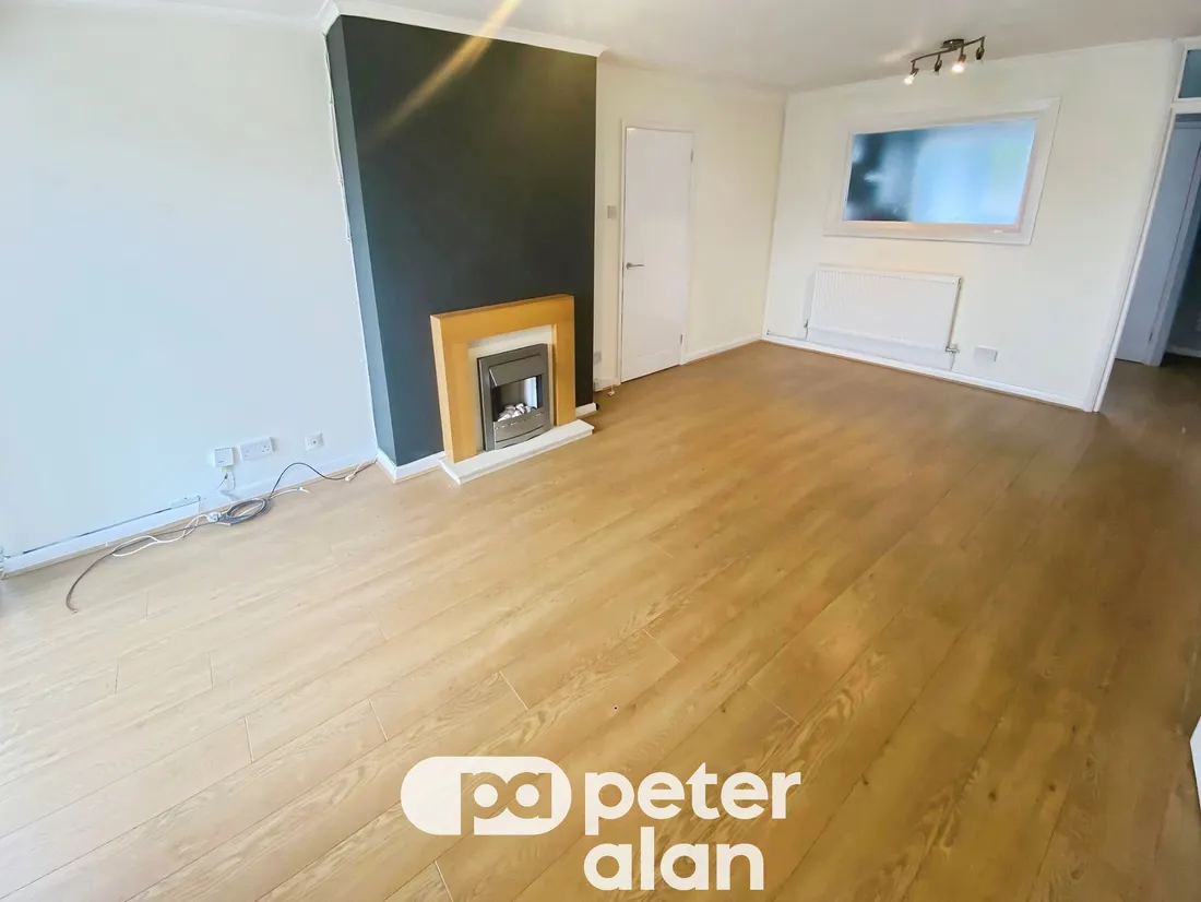 Flat Maes Brynna in Cwmdare
