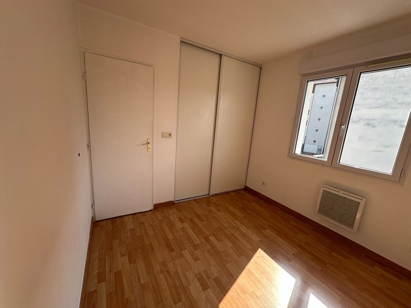 Flat Impasse du Petit Paris in Pont-de-Chéruy